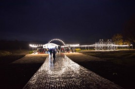 FOTO // Eveniment multașteptat în satul Piatra din Orhei: S-au finalizat lucrările de construcție a estradei de vară și de reamenajare a parcului
