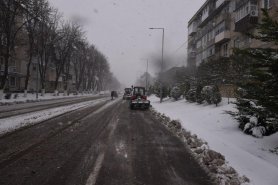 FOTO // În timp ce jumătate de țară este paralizată, la Orhei se circulă în regim normal. Autoritățile acționează la capacitate maximă