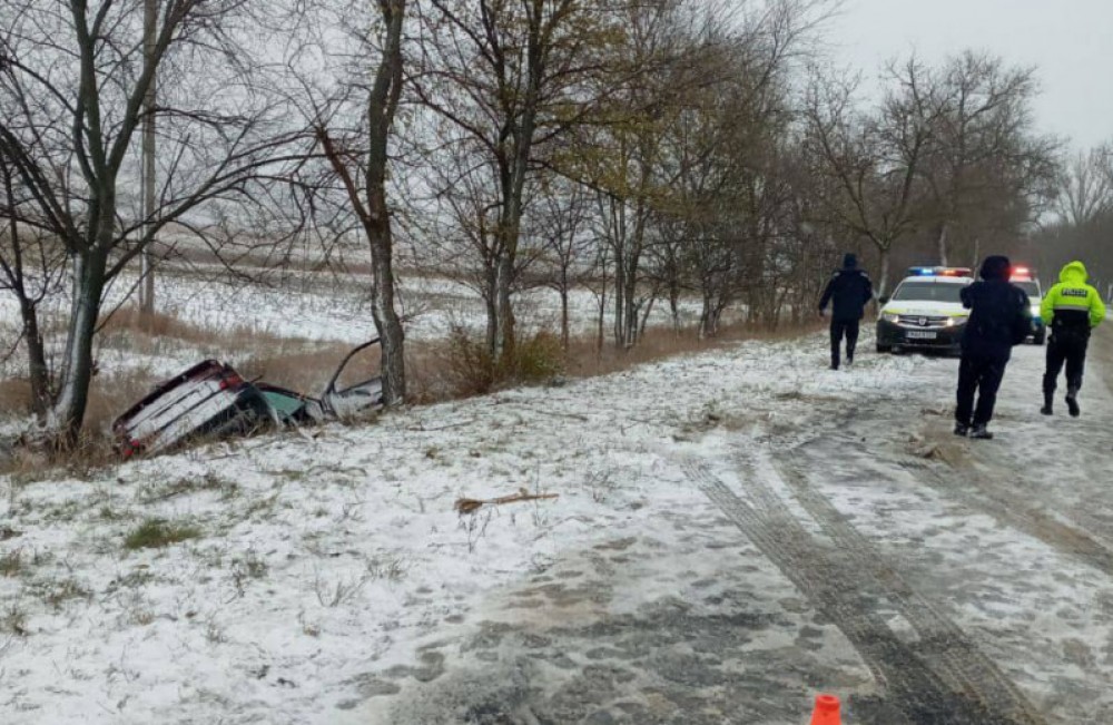 FOTO // Accident grav: O persoană a decedat, iar alte două se află la spital