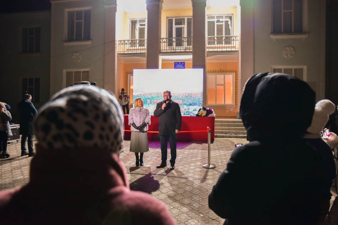 Iluminat stradal modern instalat în satul Coteala din raionul Briceni. Proiect realizat cu suportul echipei lui Șor