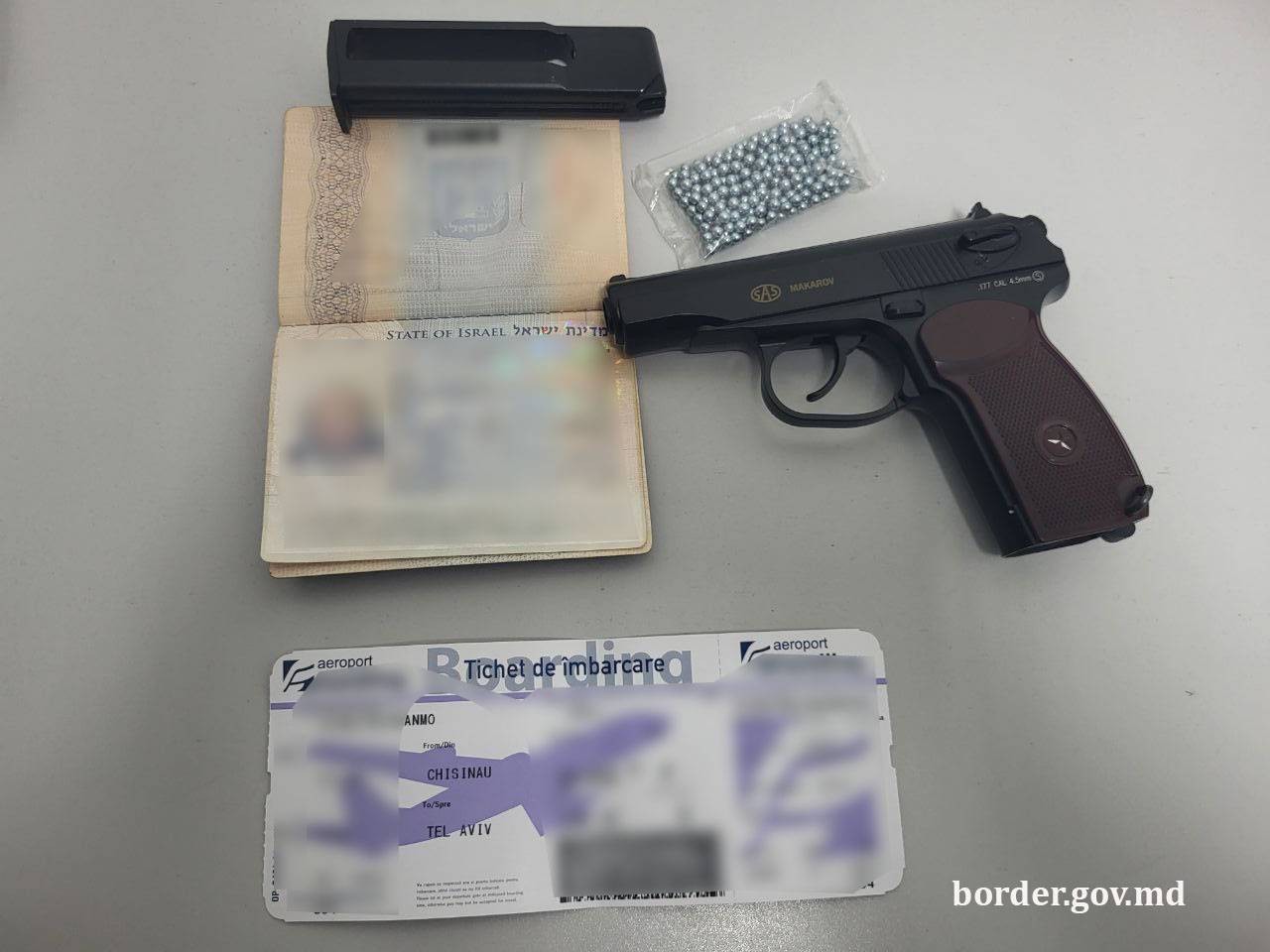 Cu pistolul în bagaj a încercat să zboare de la Chișinău în Israel