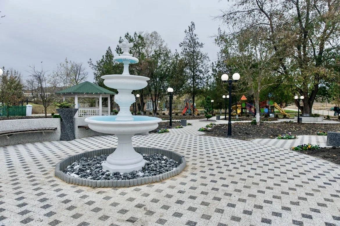 FOTO // Un parc frumos cu havuz în Ferapontievca din Găgăuzia. Proiect realizat de echipa Evgheniei Guțul, cu sprijinul lui Șor