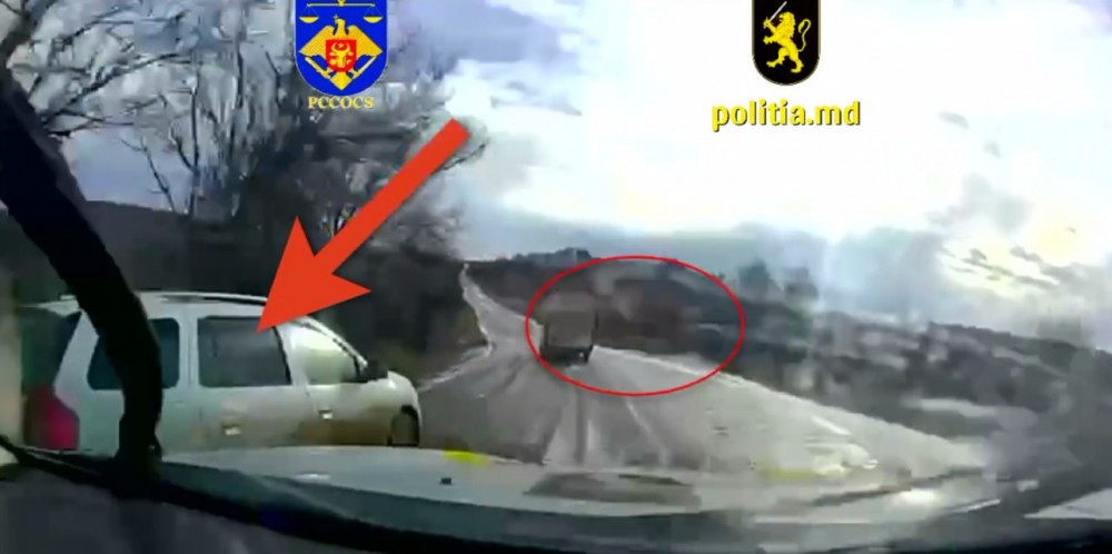 Urmărire ca în filme și accidentare intenționată a mașinii poliției. Un fost șef de direcție al INI și un actual inspector INSP, reținuți