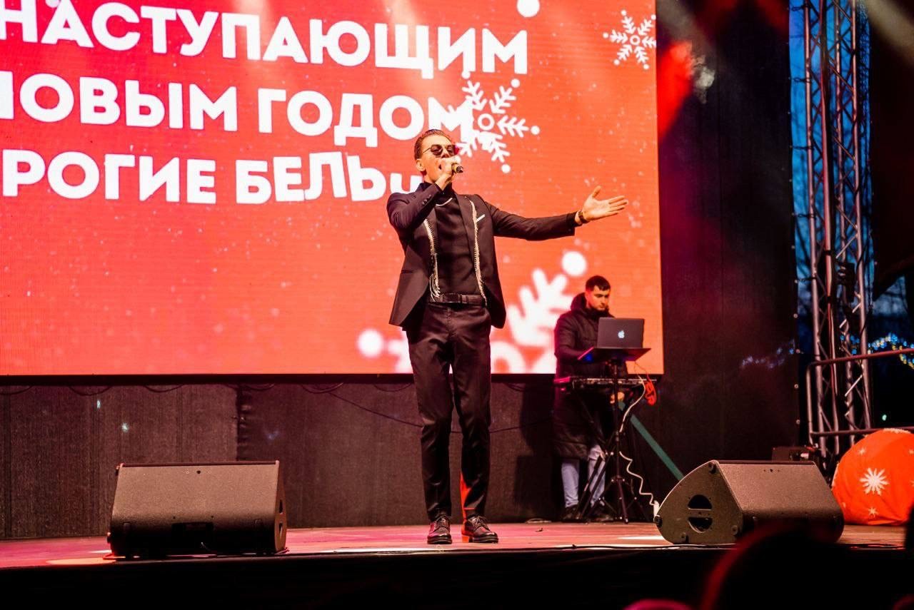 FOTO // Seară de neuitat pentru locuitorii și oaspeții din Bălți: Concert grandios prin care s-a dat startul sărbătorilor de iarnă