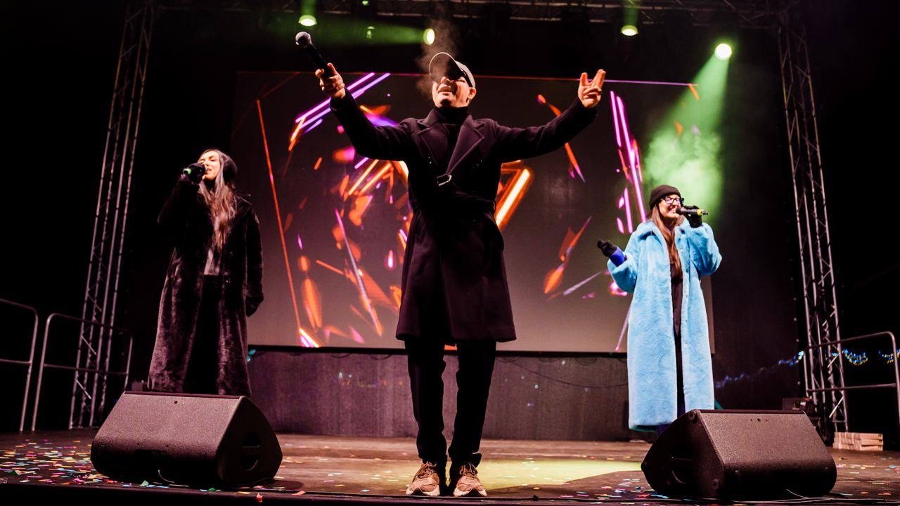FOTO // Seară de neuitat pentru locuitorii și oaspeții din Bălți: Concert grandios prin care s-a dat startul sărbătorilor de iarnă