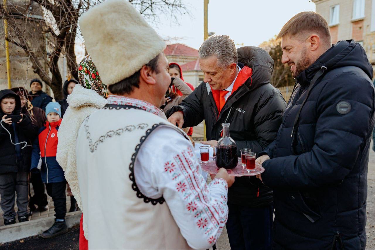 FOTO // Taraclia se schimbă la față: în 2024 absolut toate vor fi renovate cu sprijinul echipei lui Ilan Șor