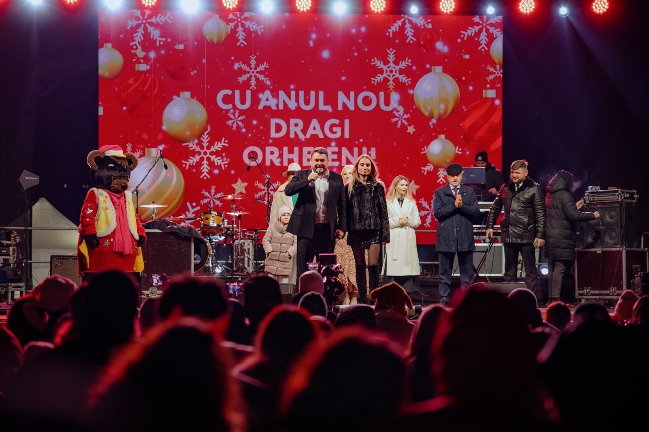 Mii de oameni au întâlnit Anul Nou la OrheiLand - cel mai mare parc de distracții din țară, construit de Ilan Șor