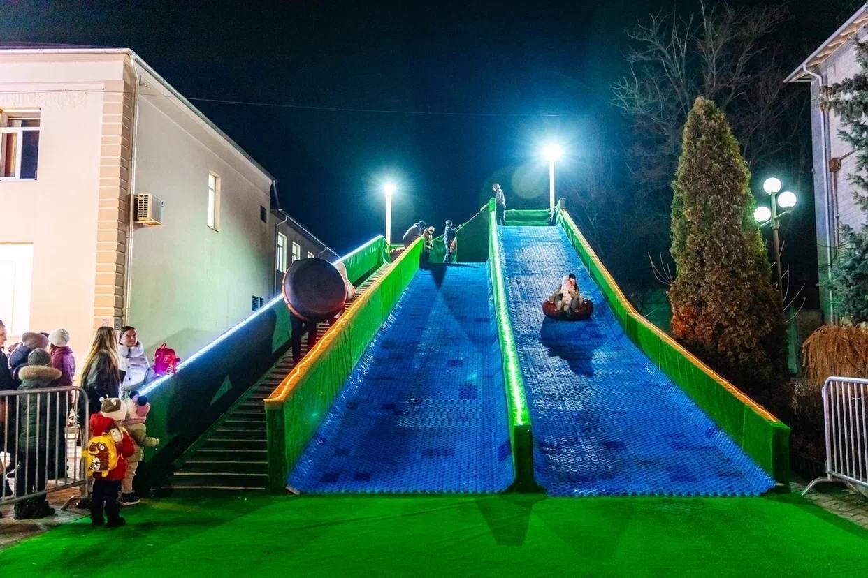 FOTO // Carusele, trambulină și tobogane. În sudul țării funcționează două parcuri de distracție absolut gratuite