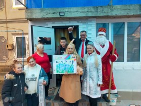 Șor a început să îndeplinească imediat dorințele copiilor moldoveni: de la laptopuri și vacanțe la mare, până la fideli prieteni patrupezi