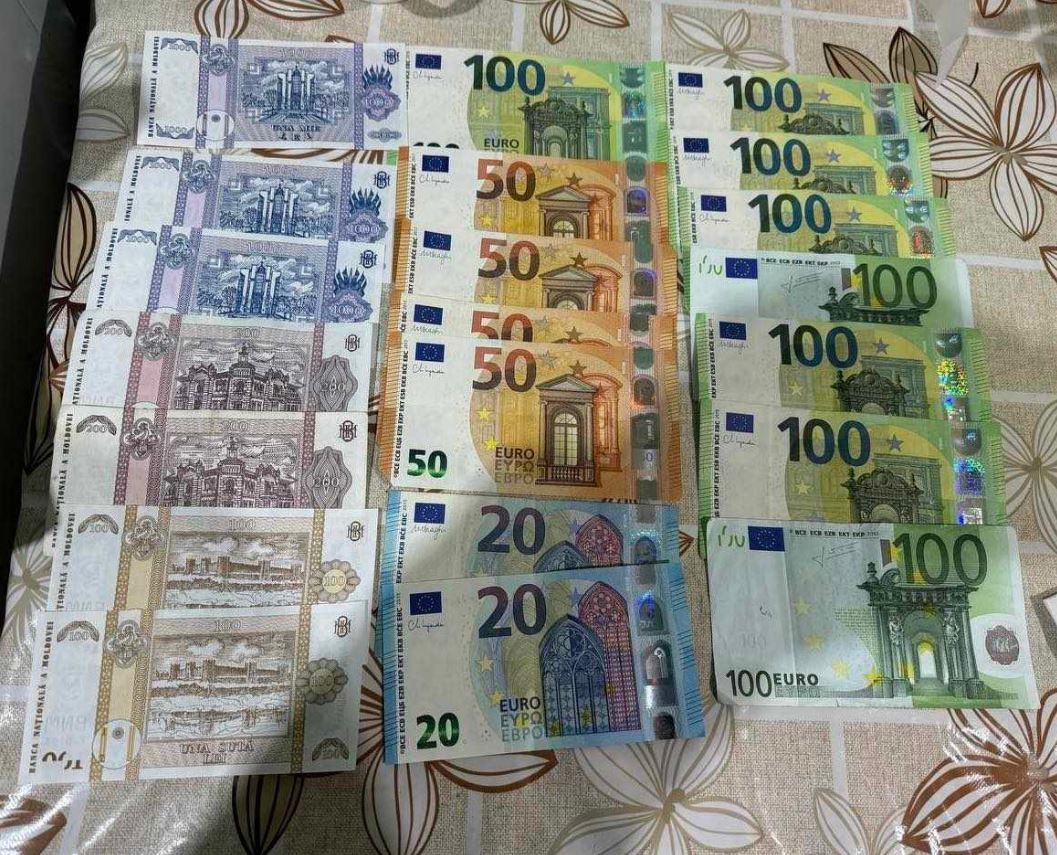 Un fost instructor auto, bănuit de primirea a 1000 de euro pentru perfectarea unui permis de conducere, reținut de CNA