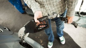 Carburanții se scumpesc din nou. Cât benzina și motorina în weekend
