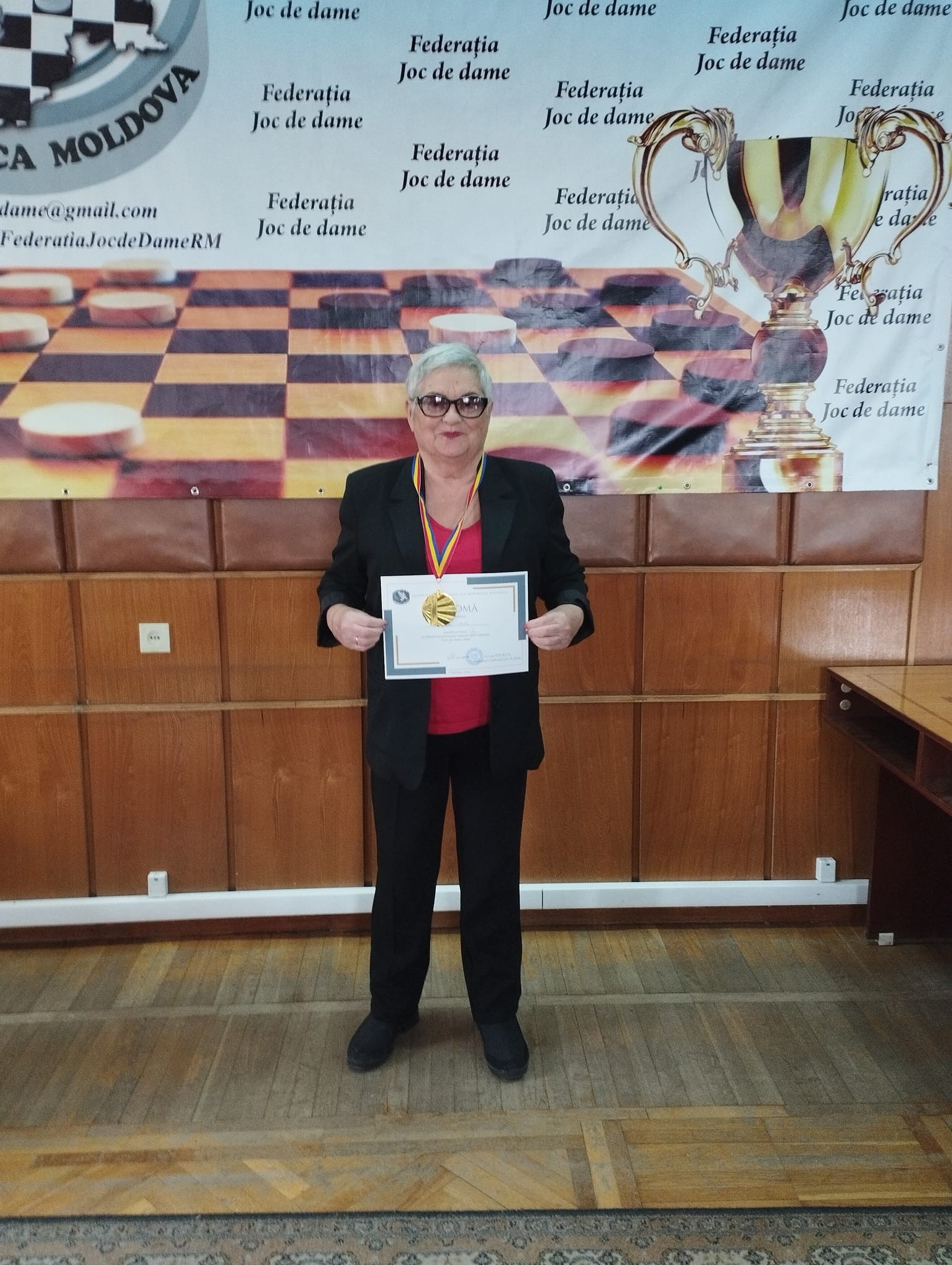 Ada Odajiu, câștigă Campionatul Republicii Moldova la jocul de dame clasic. Valeriu Lăcustă și Stepan Caraseni domină la categoriile de bărbați