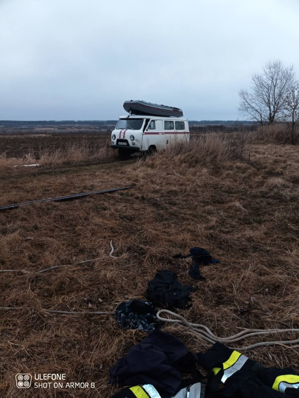 FOTO // La un pas de tragedie. Trei bărbați au fost salvați de la înec