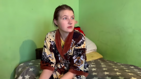 Mărturii ȘOCANTE - violată de un amic la 13 ani, iar la 14 ani s-a căsătorit: „Tata se îmbăta și se dădea la mine”