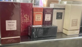 Parfumuri și articole vestimentare în cantități comerciale, nedeclarate, identificate la vama Leușeni
