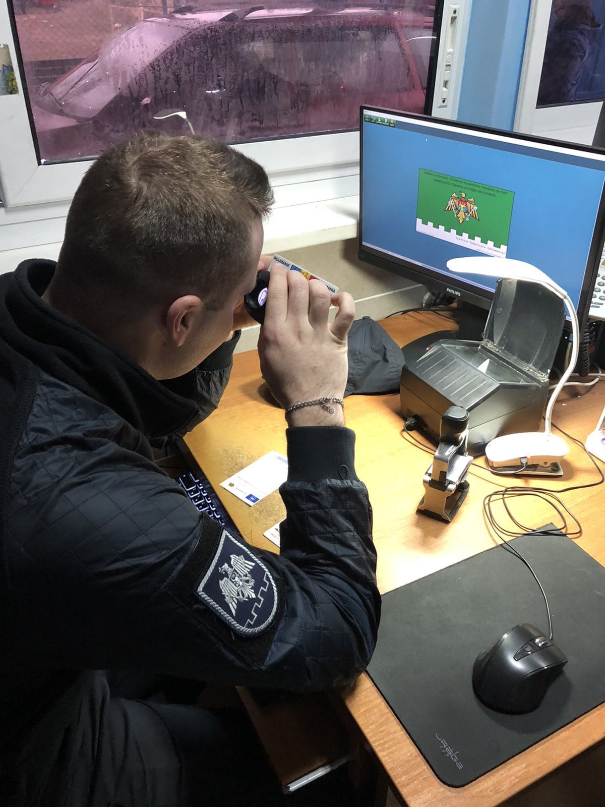 Pentru a munci legal într-un stat european, un conațional și-a cumpărat identitate românească falsă
