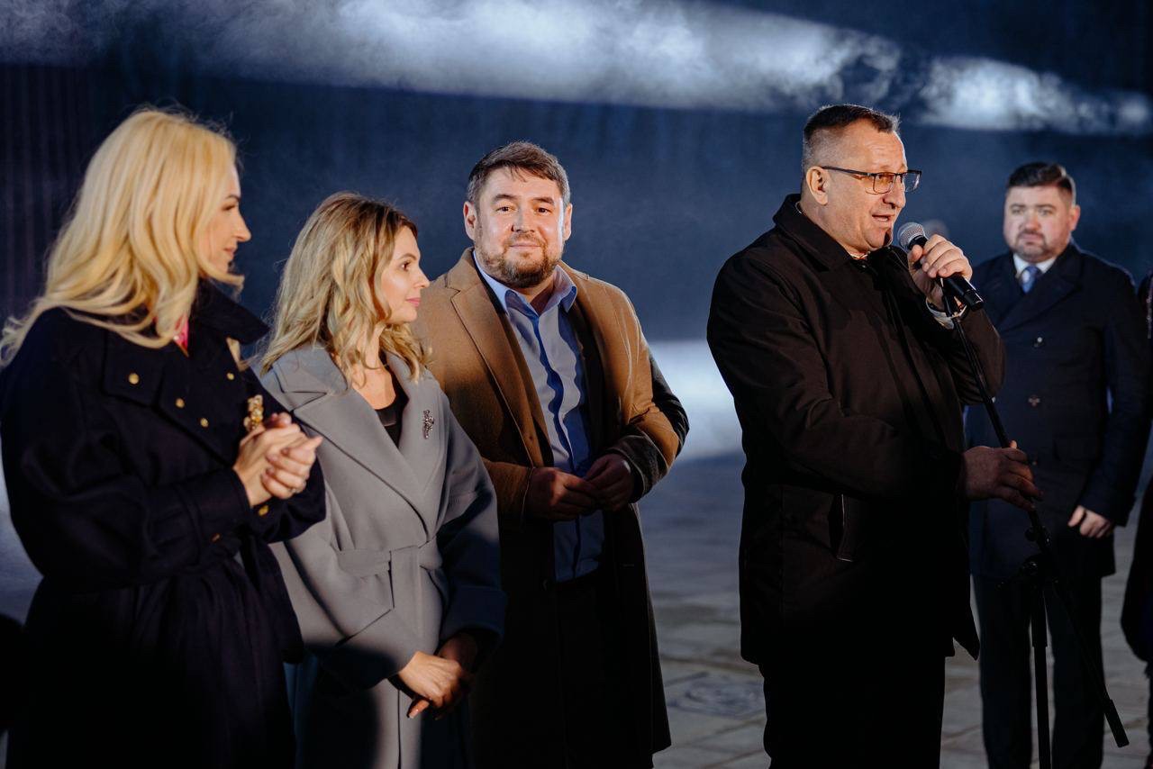 FOTO // Parcul din Orhei, inaugurat de Ziua Îndrăgostiților. Mii de oameni au participat la evenimentul organizat de Primăria Orhei și Fundația de Binefacere „Miron Șor”