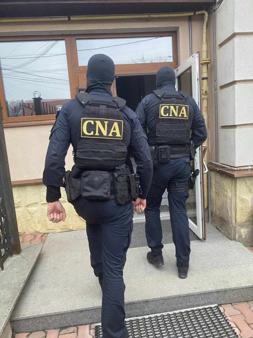 Percheziții într-un dosar de abuz de serviciu. Sunt vizați arhitectul-șef al capitalei și un agent economic