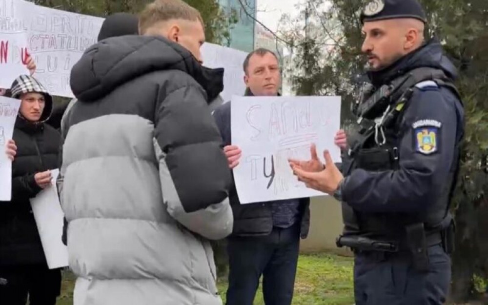 Maia Sandu, întâmpinată cu proteste în România. Manifestanții au scandat “jos dictatura”