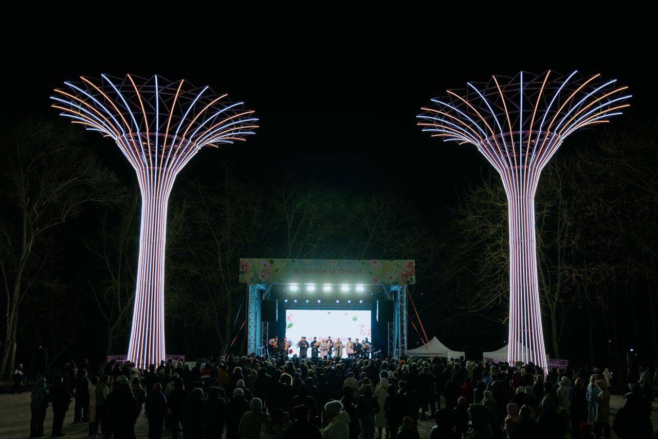 FOTO // Sărbătoare cu mare fast la Orhei. Cu ocazia zilei de 8 martie, echipa lui Ilan Șor a organizat un concert grandios