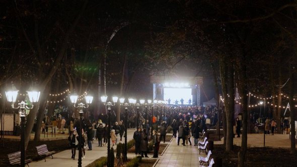 FOTO // Sărbătoare cu mare fast la Orhei. Cu ocazia zilei de 8 martie, echipa lui Ilan Șor a organizat un concert grandios