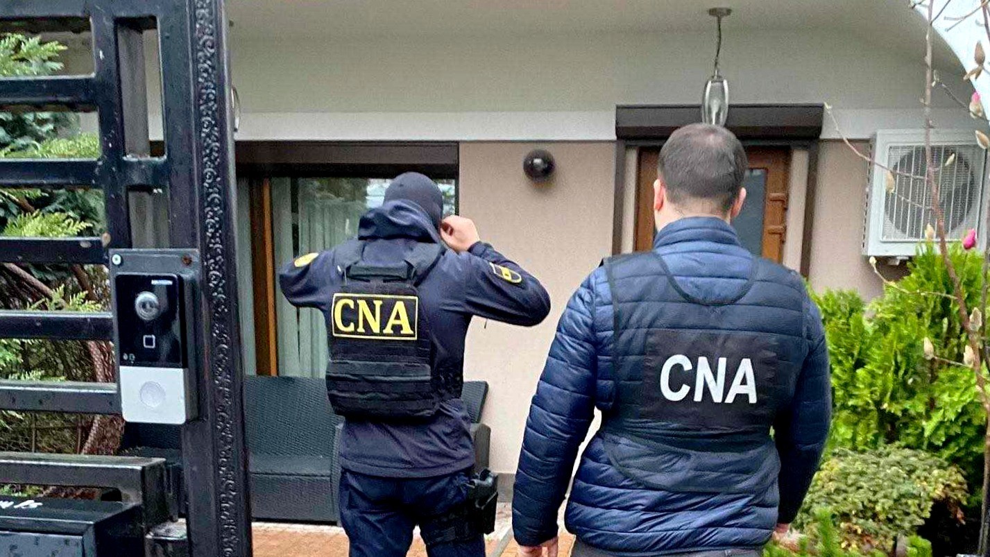 FLASH // Cine e fostul deputat la care au avut loc percheziții