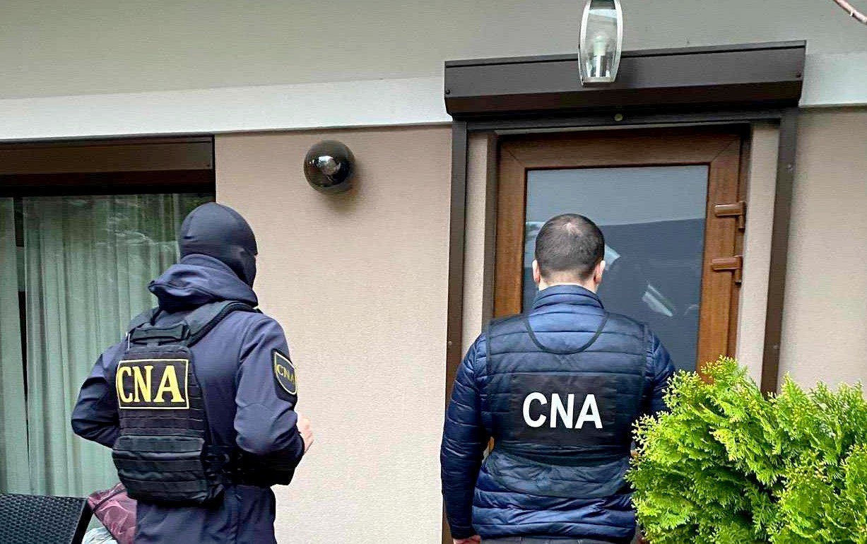 FLASH // Cine e fostul deputat la care au avut loc percheziții