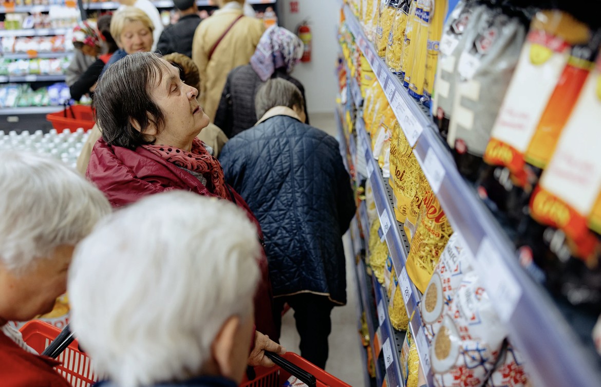FOTO // Dintr-o simplă alimentară, într-un supermarket modern. Magazinul „Merișor” din Orhei s-a renovat
