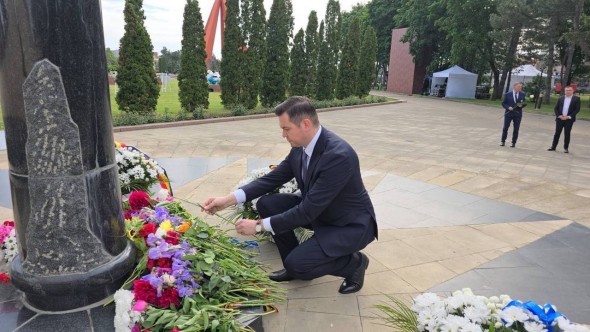FOTO // Tudor Ulianovschi, omagiu adus eroilor căzuți pentru independența și integritatea teritorială a R. Moldova