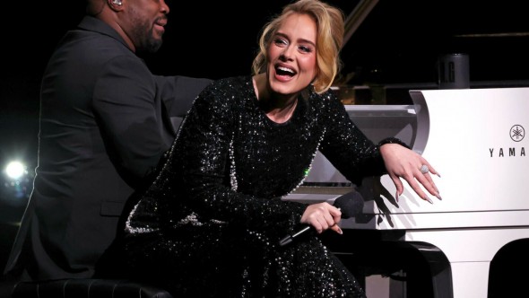 Adele s-a oprit din cântat ca să-și înjure fanii: ”Ești idiot?”. Motivul