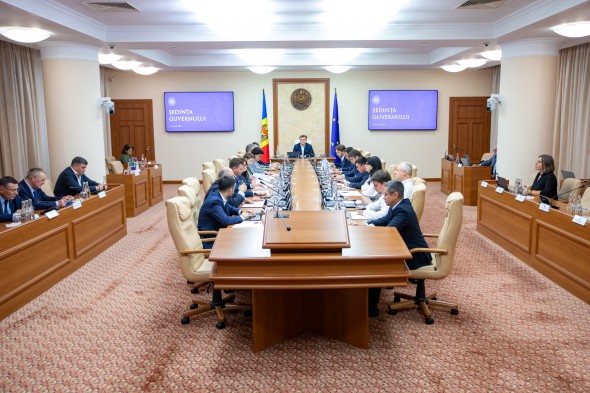 Guvernul a aprobat noi beneficii pentru tinerii specialiști din medicină, cultură și educație