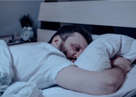 Un simptom de cancer care apare noaptea! Dacă observați acest lucru, mergeți imediat la medic