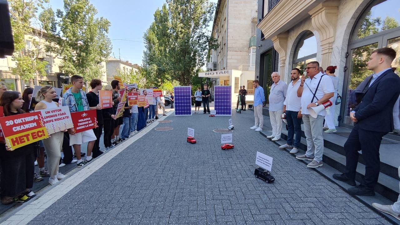 Activiștii și susținătorii blocului „Victorie” au organizat acțiuni de protest împotriva tarifelor ridicate la energie electrică