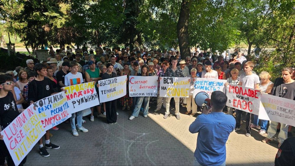 Activiștii și susținătorii blocului „Victorie” au organizat acțiuni de protest împotriva tarifelor ridicate la energie electrică