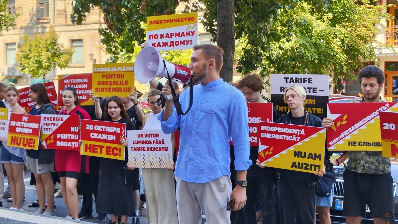 Activiștii și susținătorii blocului „Victorie” au organizat acțiuni de protest împotriva tarifelor ridicate la energie electrică