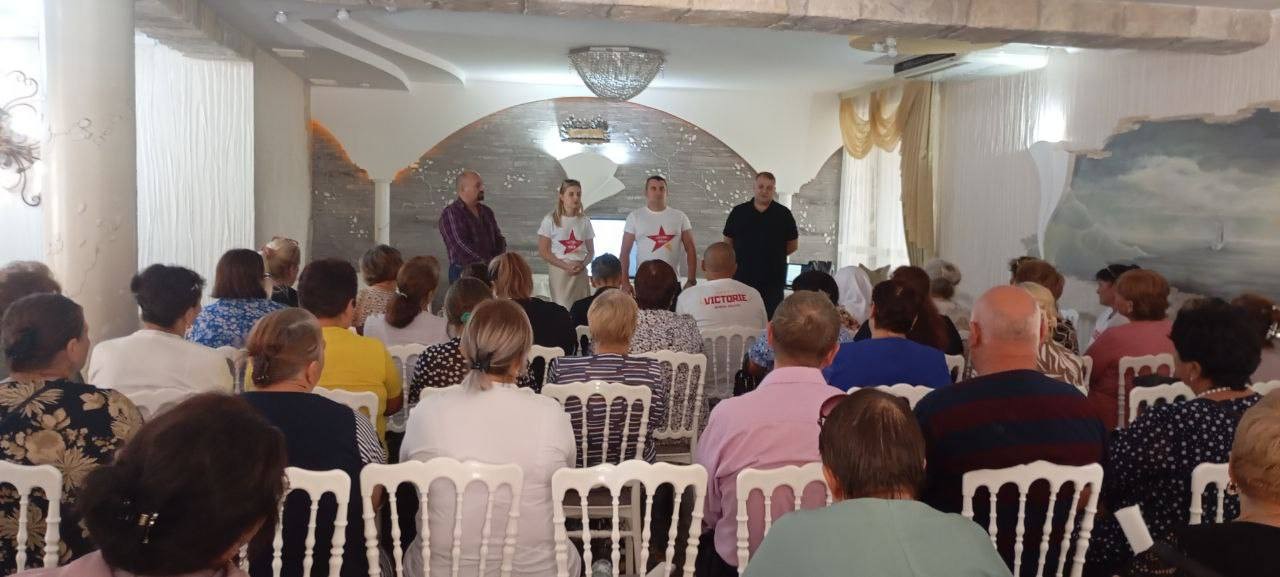 FOTO // Reîntoarcerea moldovenilor acasă, subiect discutat de Blocul “Victorie” cu membrii din țară