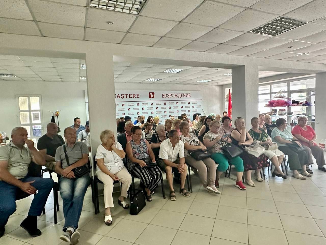 FOTO // Reîntoarcerea moldovenilor acasă, subiect discutat de Blocul “Victorie” cu membrii din țară