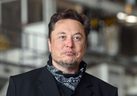 Elon Musk ar putea să devină primul triliardar din istorie