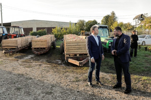 Dorin Recean a vizitat o afacere pomicolă din raionul Dondușeni