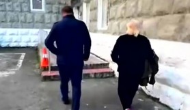 Pensionară reținută în urma unei investigații jurnalistice privind coruperea electorală și finanțarea ilegală a partidelor politice