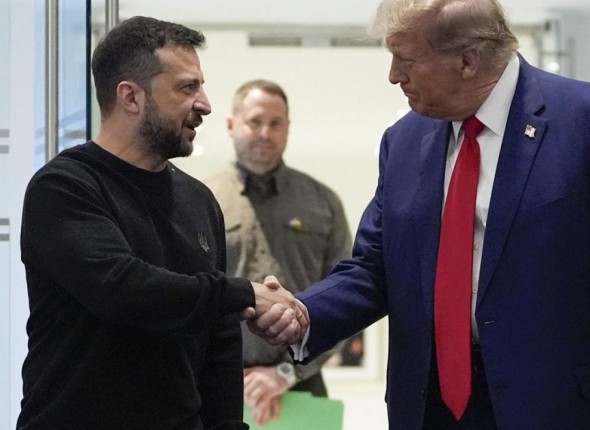 Trump și Zelenski - strângere istorică de mână