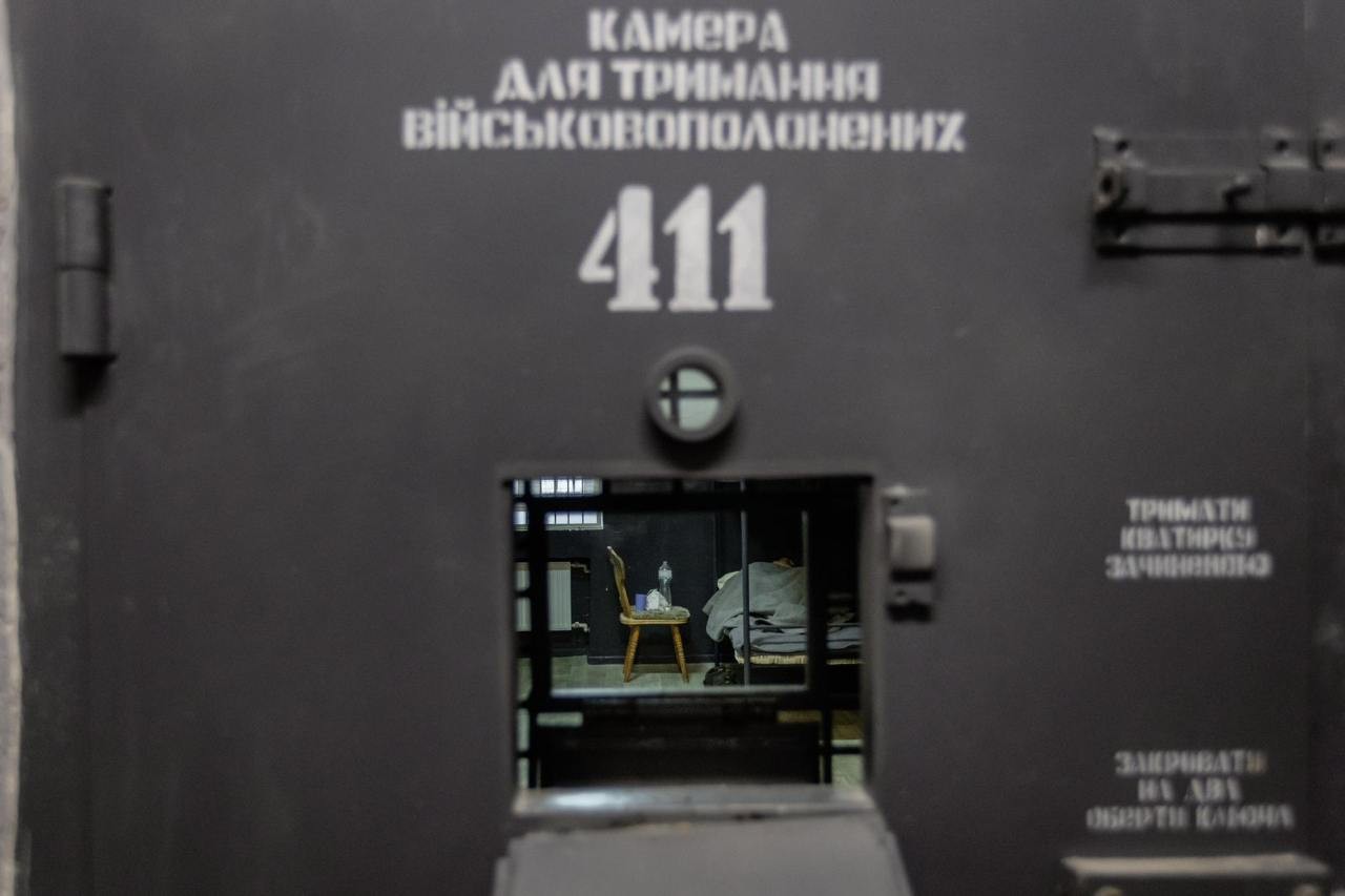 FOTO // Ucraina a capturat doi soldați nord-coreeni și i-a dus la Kiev. „Nu a fost o sarcină ușoară. Își elimină răniții”