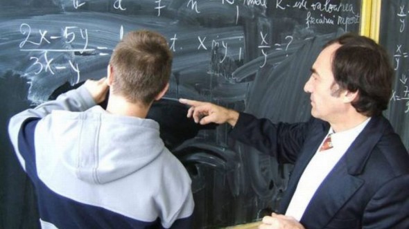 Un profesor de matematică, prins când vindea cocaină