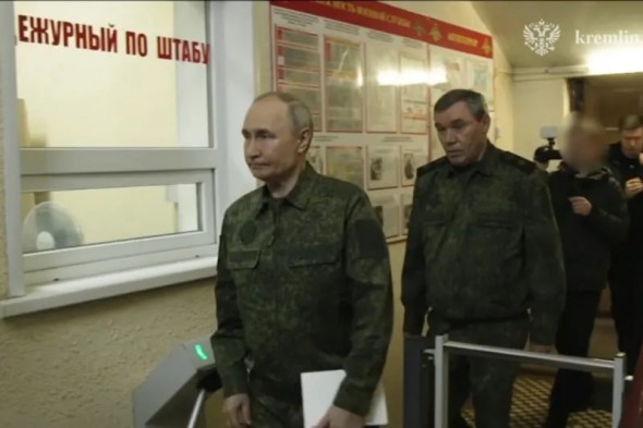 Putin vizitează pentru prima dată frontul din Kursk în uniformă militară. Ce ordin a dat dictatorul de la Kremlin