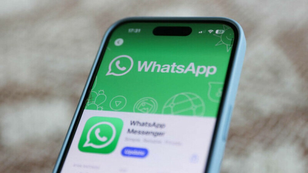 WhatsApp introduce o nouă funcție. Ce face butonul albastru