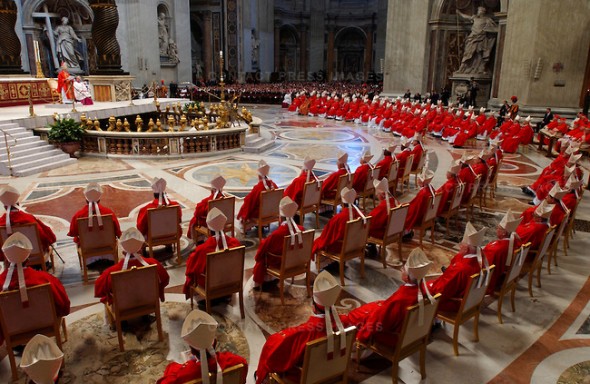Cardinalii au stabilit data Conclavului pentru alegerea noului Suveran Pontif