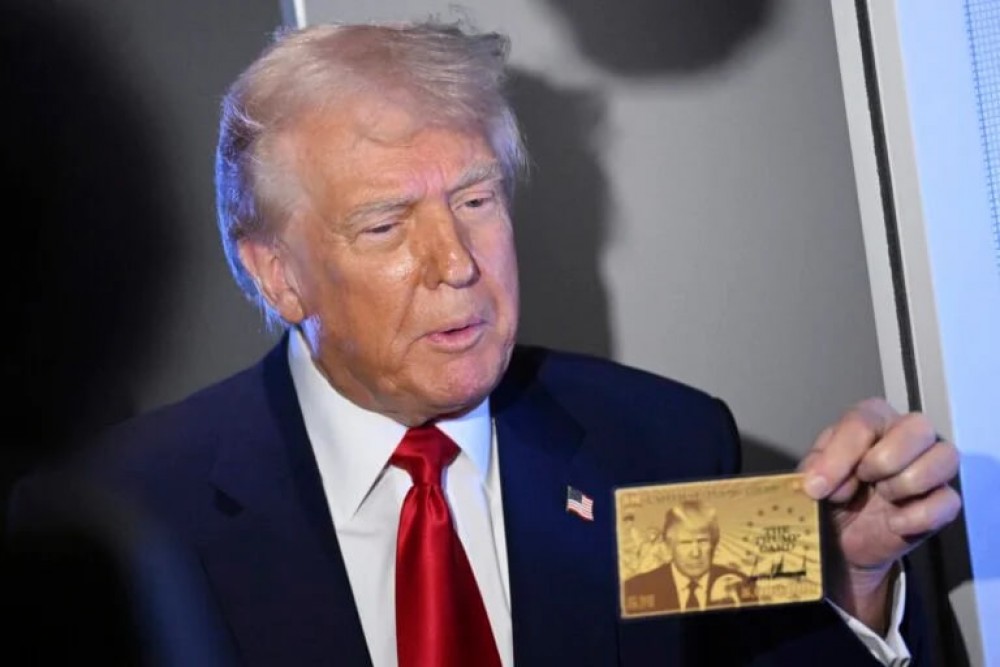 Viză permanentă în SUA, la preț de lux: Câte milioane costă „Cardul de Aur” prezentat de Trump