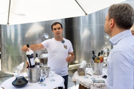 Dorin Recean, la vinăria familiei Roșca din Brătuleni: „Programele guvernamentale oferă oportunități reale pentru tinerii care aleg să revină și să investească acasă”