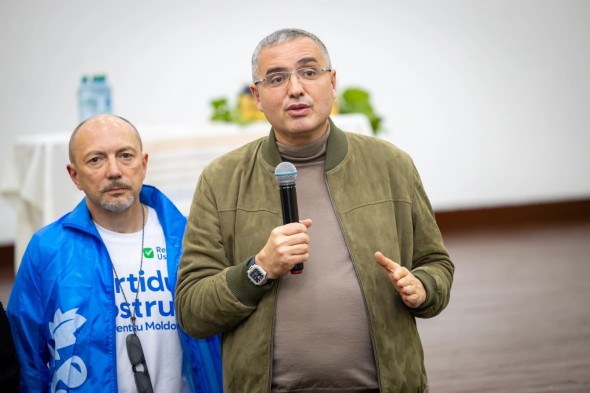 Foc și pară la dezbateri: Renato Usatîi acuză un deputat PAS de scheme ilegale. Bolea îi ia apărarea