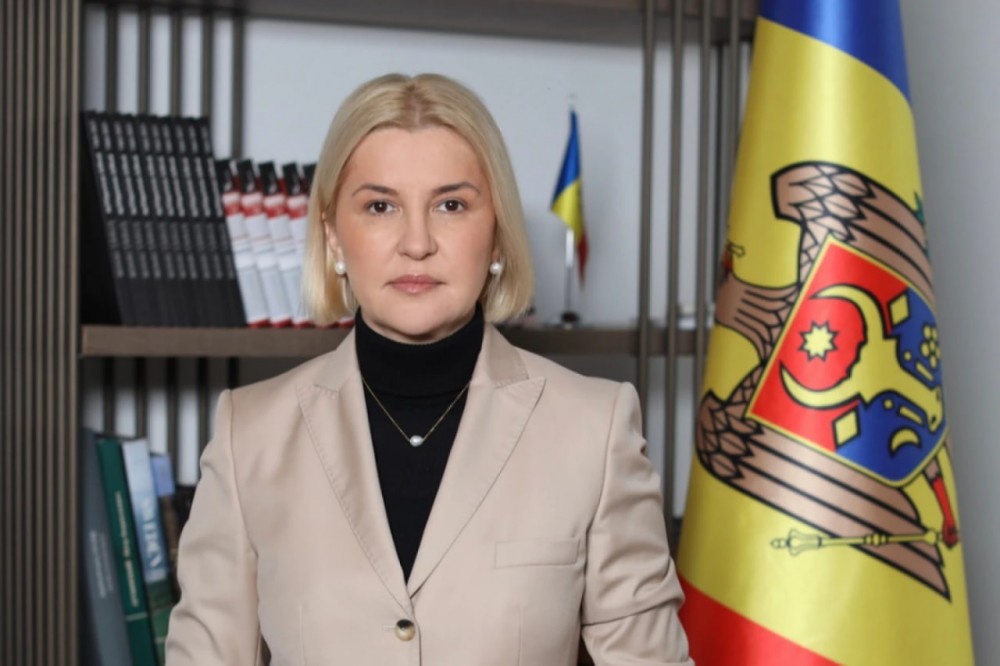 De ziua marelui poet Mihai Eminescu, Irina Vlah recită „Criticilor mei”
